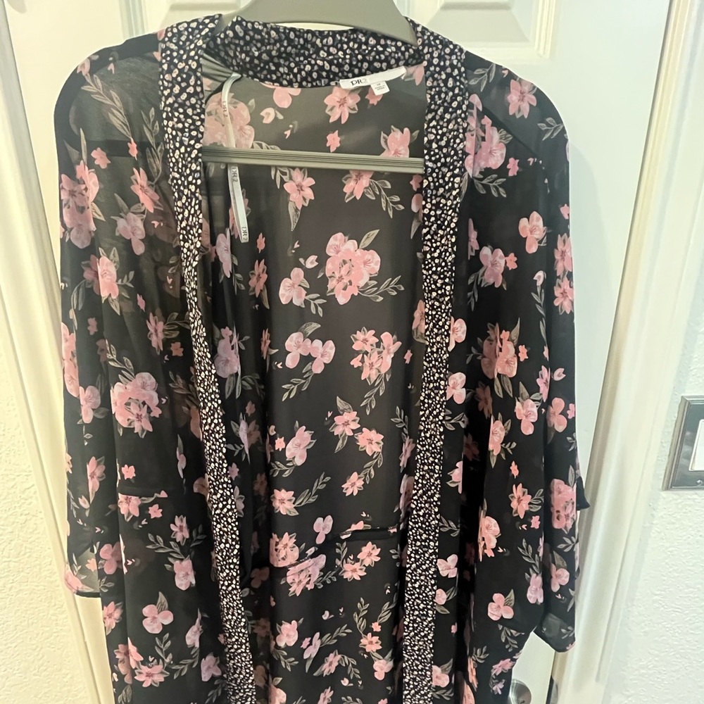DR2 floral kimono